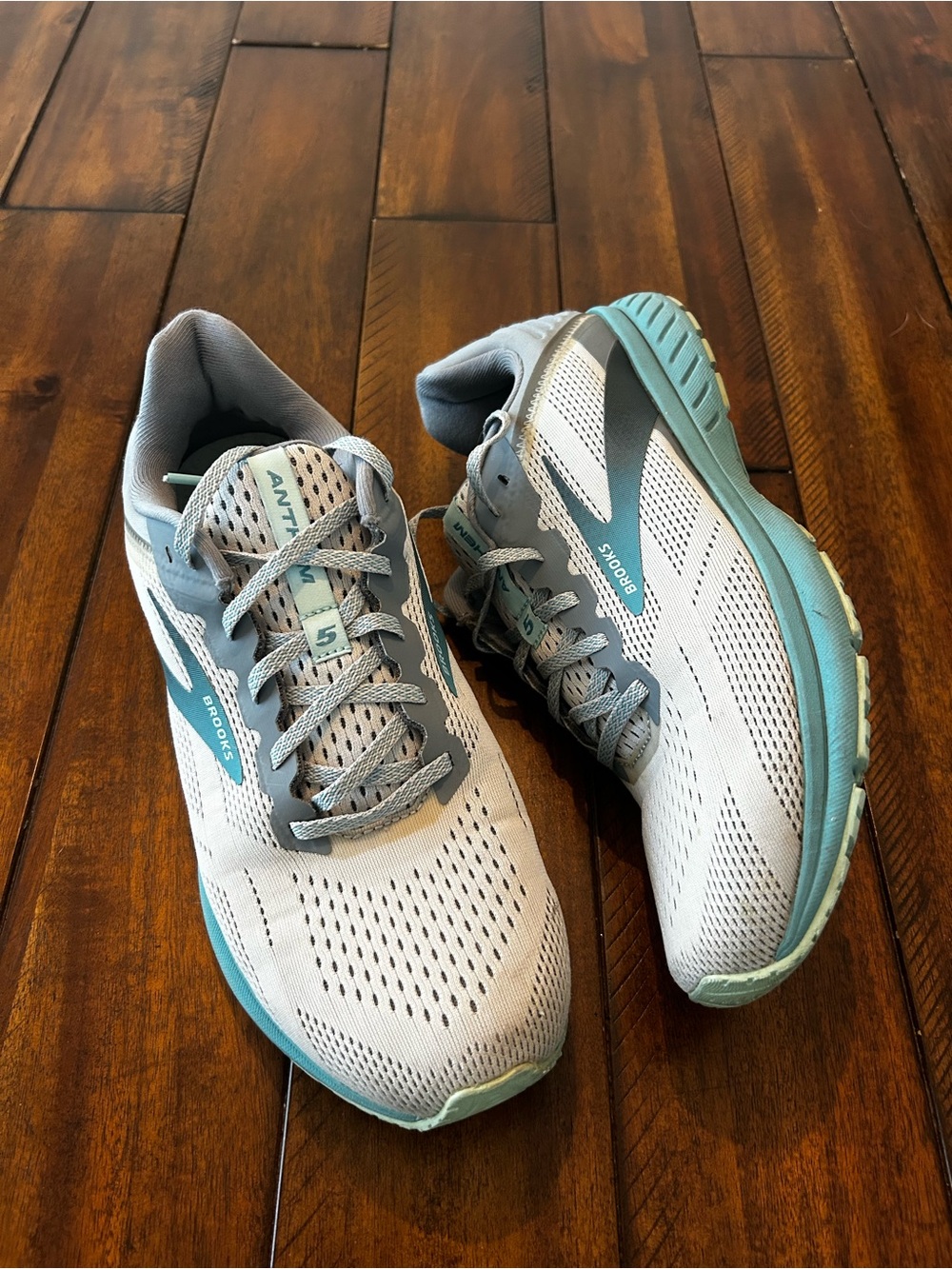 Brooks Women’s Athletic Shoes in Light Gray and Teal